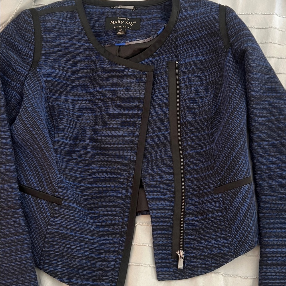 Mary Kay by Twinhill Blue and black zip blazer 0P